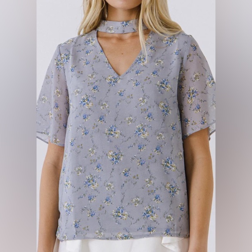 NWT SIZE S Elegant Floral Choker Blouse